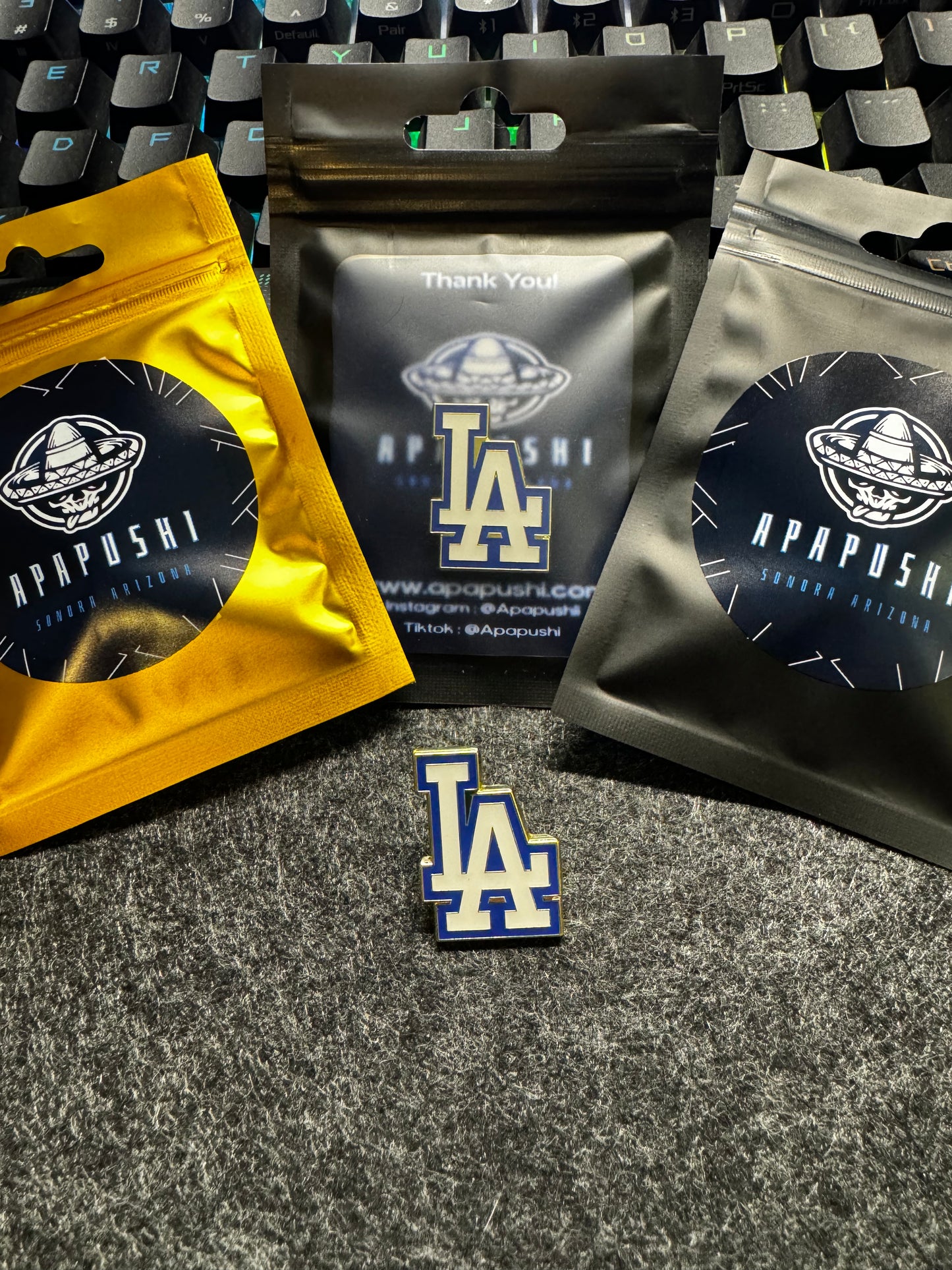 Los Dodgers Gold and Blue Pin